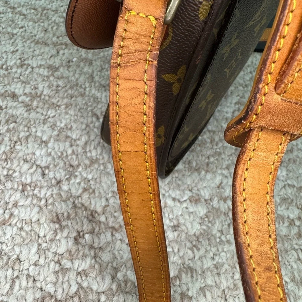 Louis Vuitton Monogram Saint Cloud PM. - Picture 15 of 17